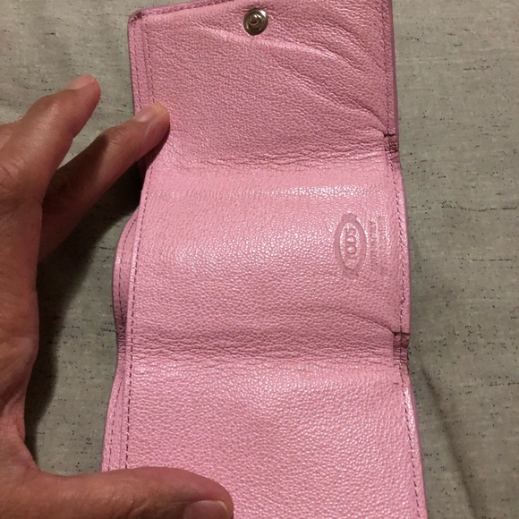 TODAY ONLY:AUTHENTIC TODS PINK TRIFOLD WALLET MADE IN INTALY - Has dirt & rubs - Picture 5 of 14